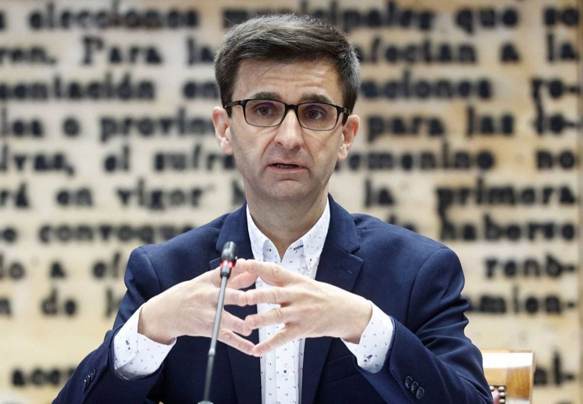 Sublevación en RNE contra José Pablo López: Los trabajadores vuelven a denunciar "contrataciones externas millonarias"