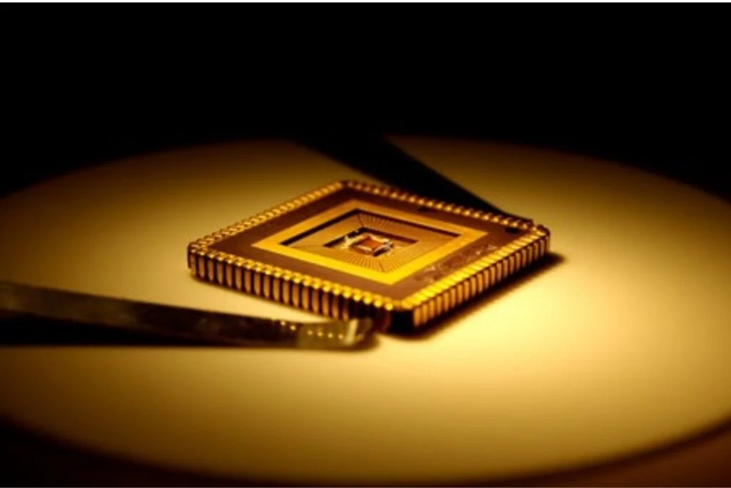 Anthropic estudió pagar 7.000 millones por una startup que todavía no vende un solo chip. Lo que quería comprar no estaba en las fábricas