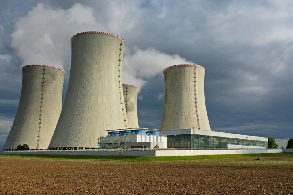 Alemania apagó su última central nuclear en 2023: ahora va a convertir el predio en una batería de 900 MW y un centro de datos de IA
