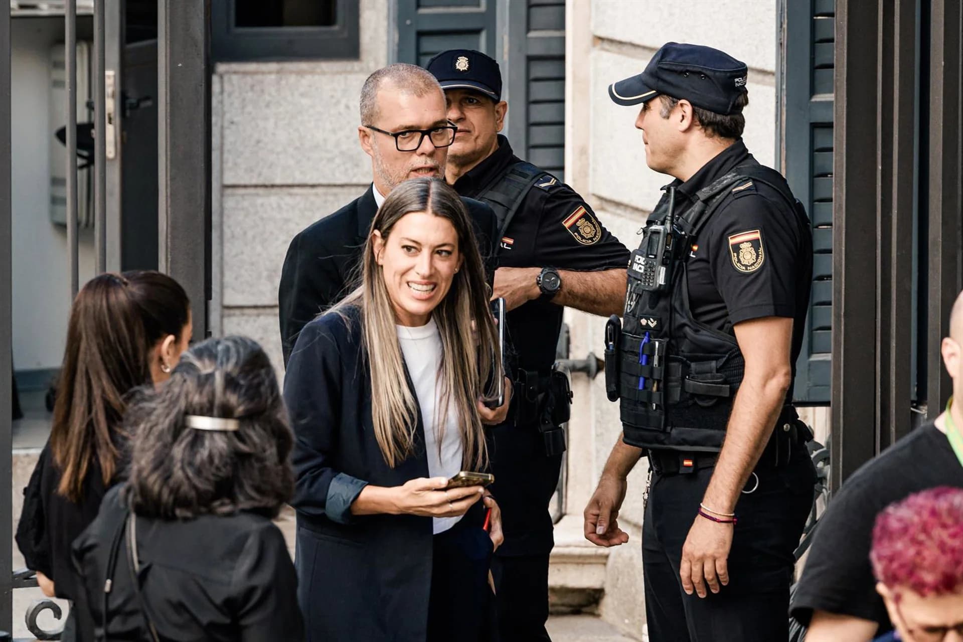 Junts dice que el Gobierno no puede permitirse «vacaciones políticas» ante la emergencia social de la vivienda