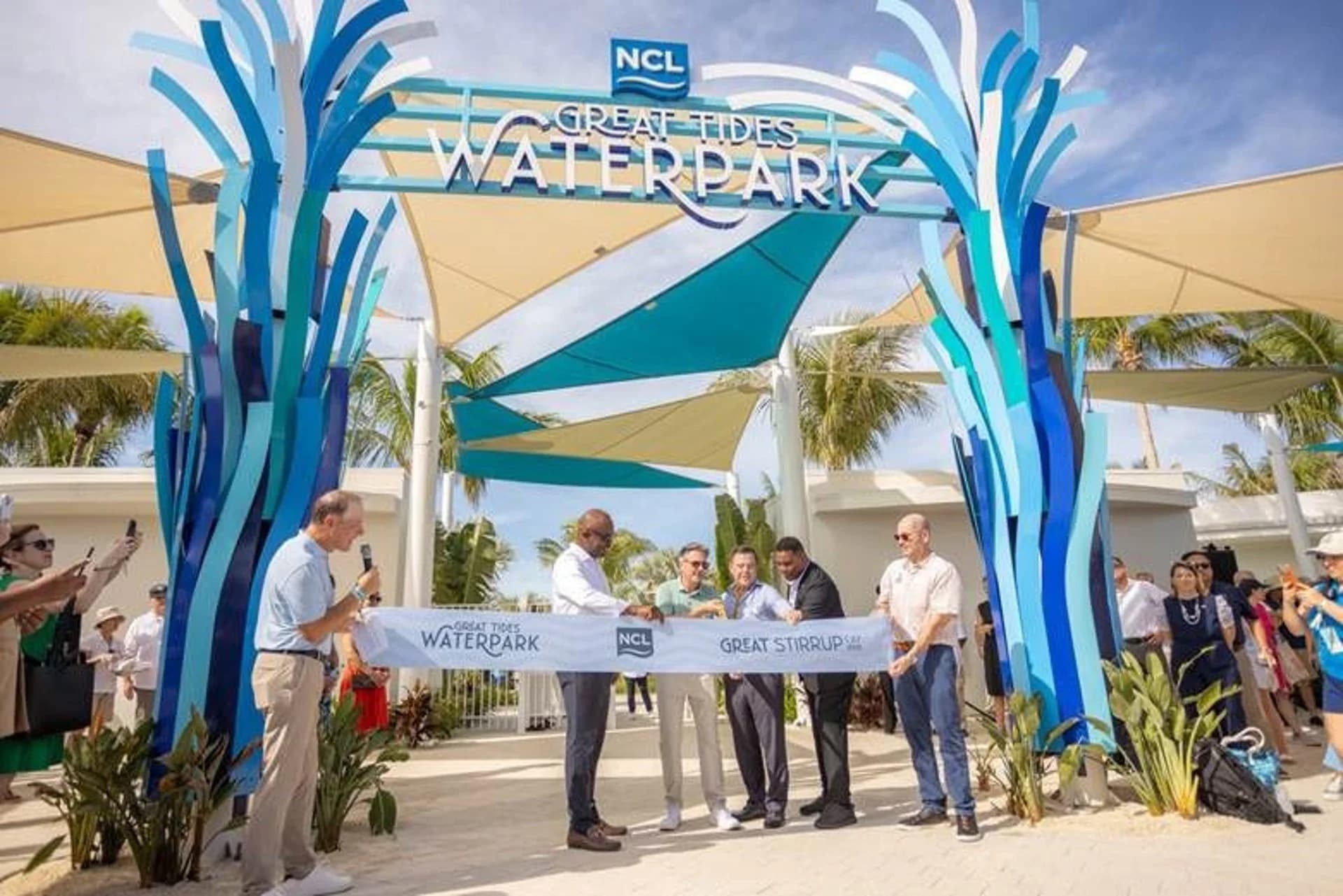 Norwegian Cruise Line inaugura un parque acuático en su isla privada de Bahamas para impulsar sus escalas