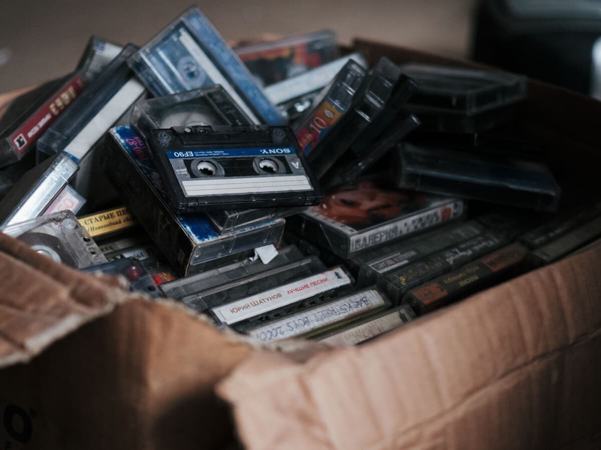 No tires tus viejas cintas de casete. Pasarlas a MP3 para tenerlas en el móvil es tan fácil como pulsar un botón con estos equipos
