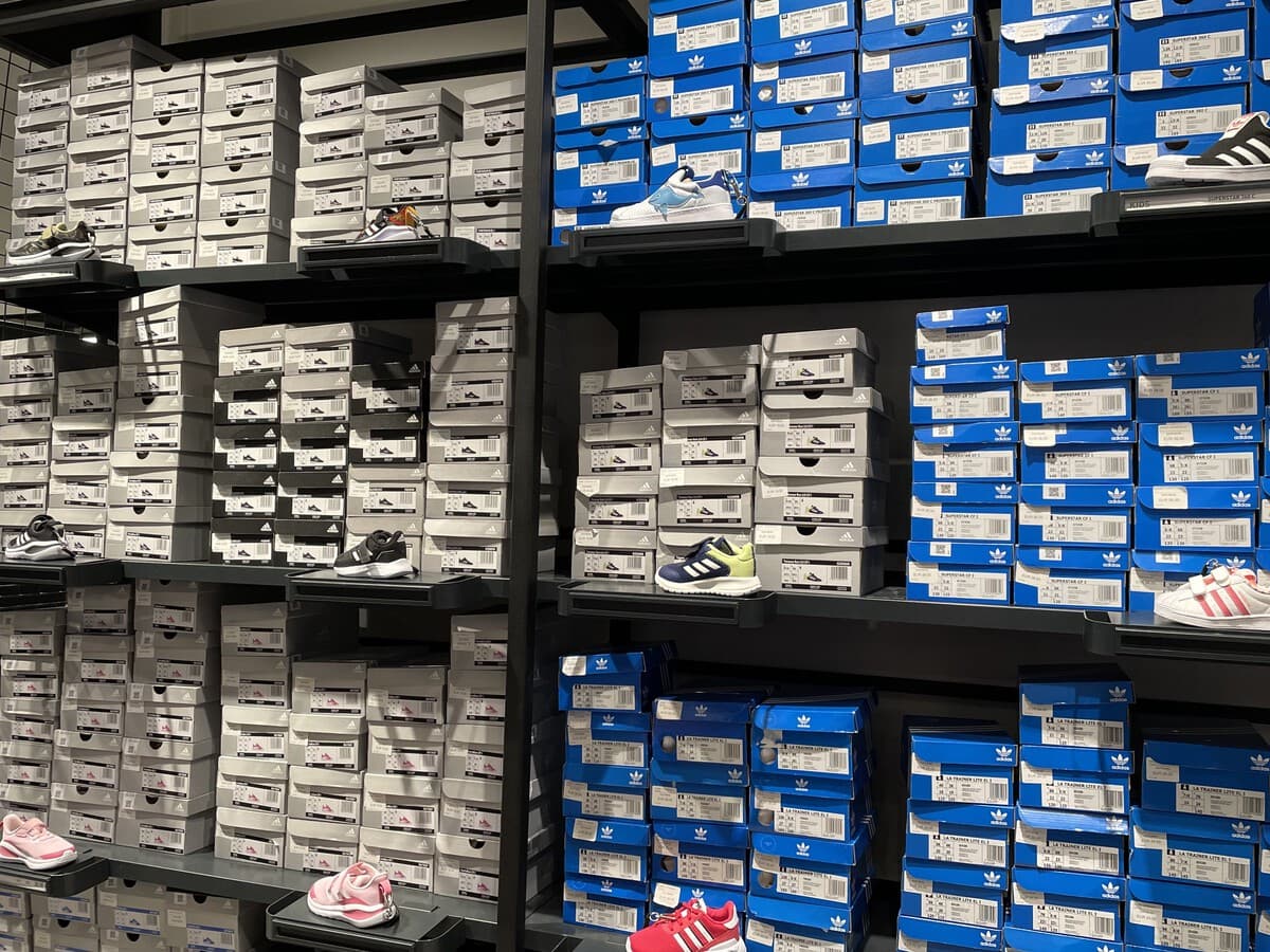 Adidas remata sus rebajas con descuentos al 50%: estas son las gangas que quedan disponibles todavía