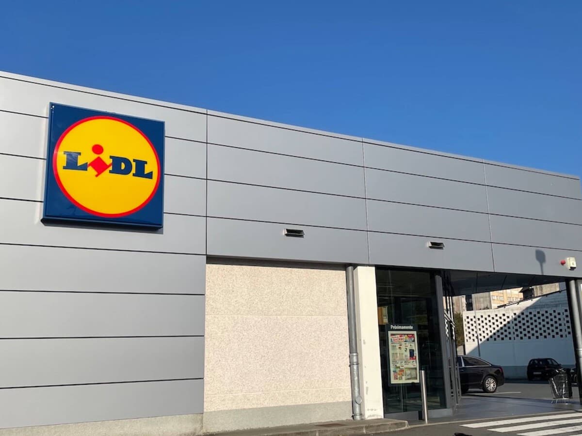 El lunes 5 de octubre llega a Lidl (por 12,99 euros) la solución para conectar tus aparatos en la terraza sin depender de enchufes