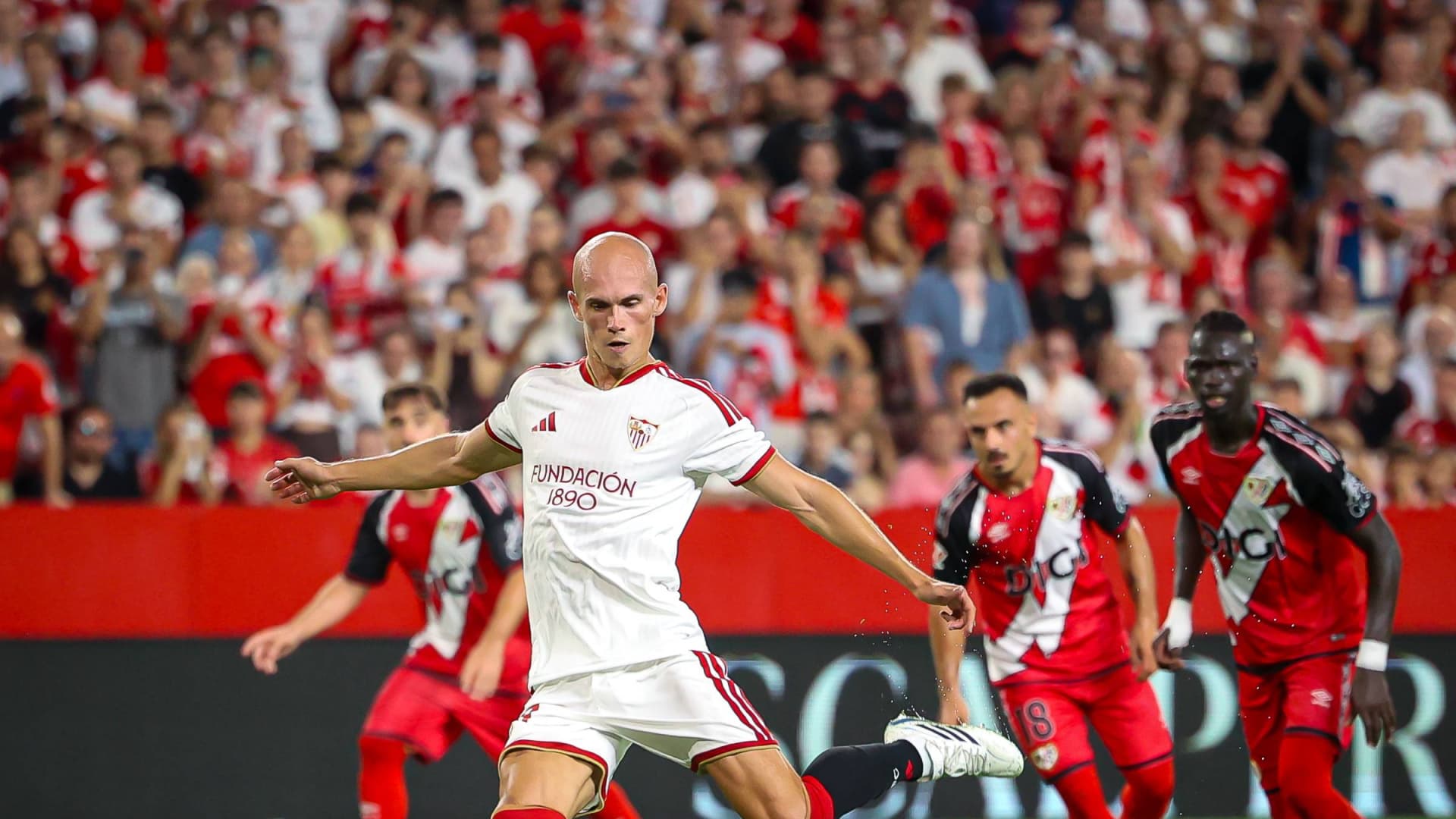 Así ha sonado la remontada del Sevilla ante el Rayo (2-1)
