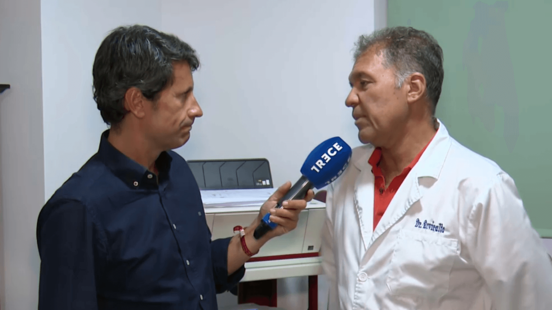 "Muchos médicos de nuestra edad terminan llorando; un compañero terminó su turno con un cólico nefrítico por no dejar a sus compañeros y lo peor es que muchos abandonan"