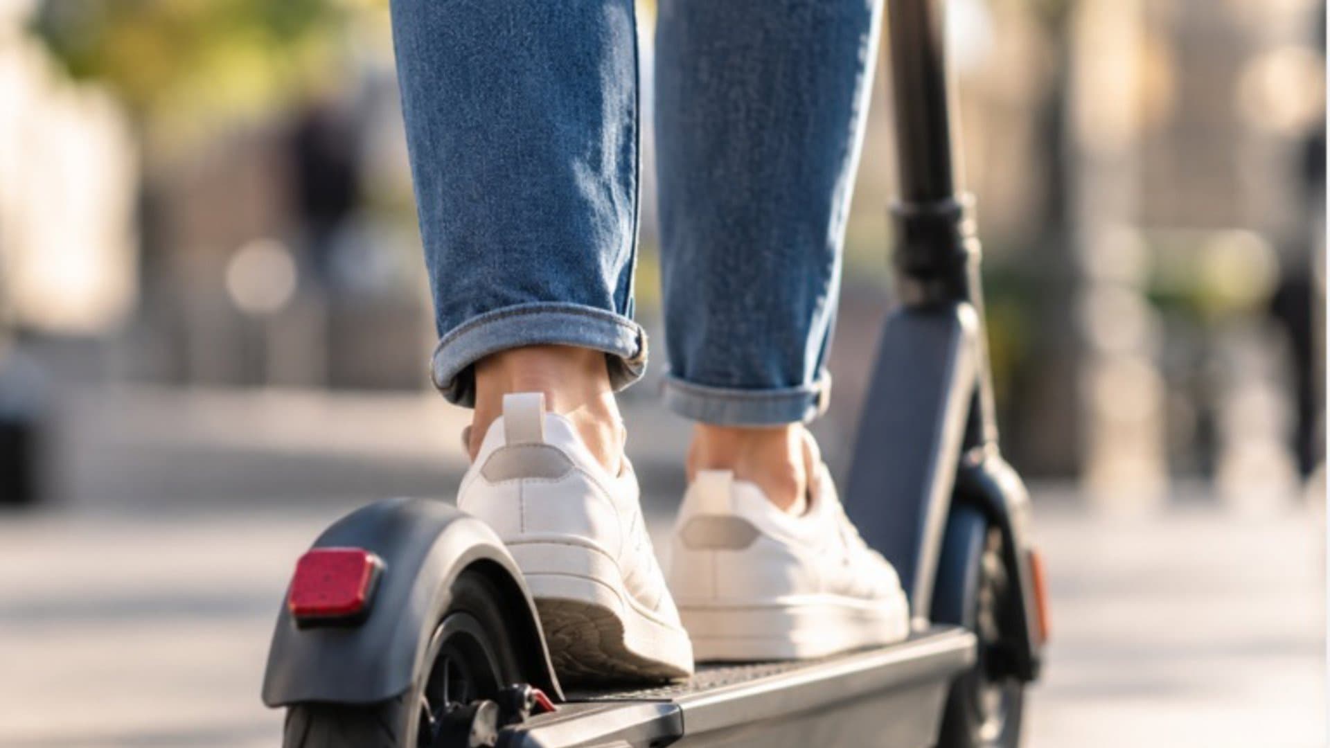 Nuevas normas para motos, bicis y patinetes eléctricos de la DGT: en este municipio de Pontevedra te informarán de todas las claves