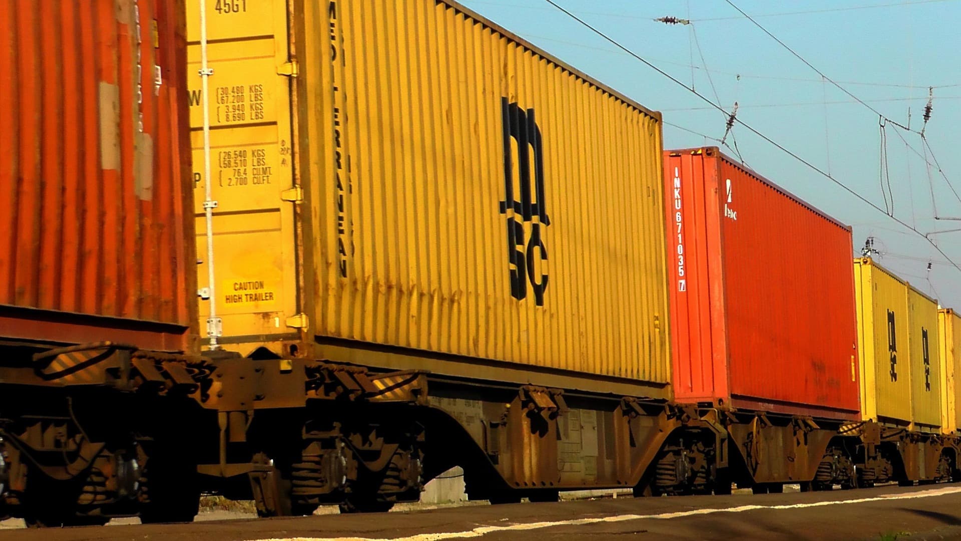 El transporte ferroviario de mercancías se hunde en Cataluña y apenas representa el 3% del tráfico terrestre