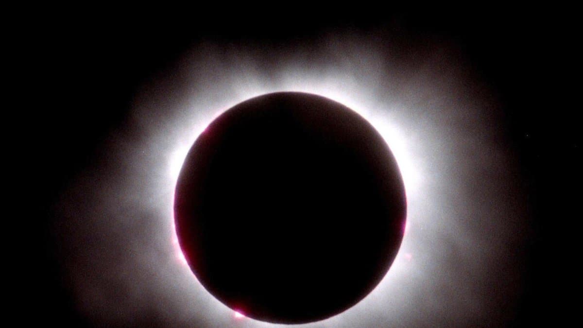 Toda la ciencia que cabe en un eclipse: desde validar a Einstein a estudiar la ionosfera