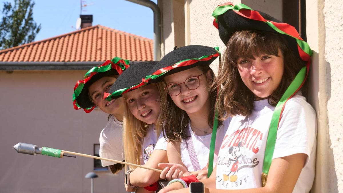 Fotos del cohete de fiestas de Astráin 2026
