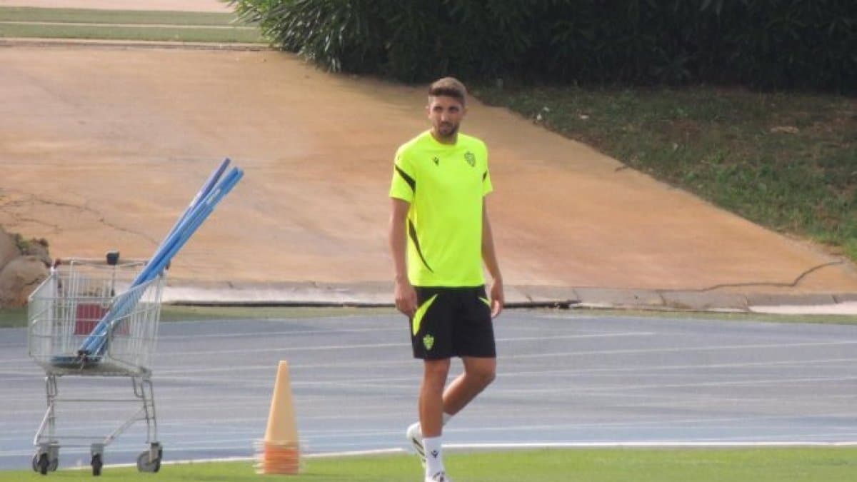 Edgar: de fichaje top del Almería a jugar de prestado