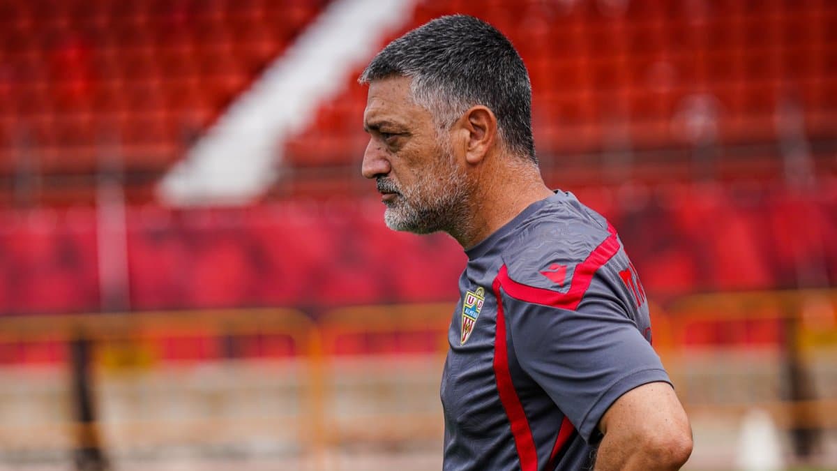 El Almería de Pimienta firma un inicio que solo superan dos técnicos en 25 años