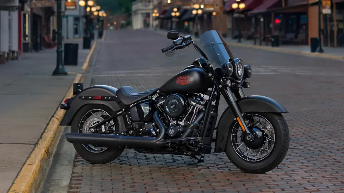 Desvelada la nueva Harley-Davidson Deadwood: es de estilo clásico sesentero