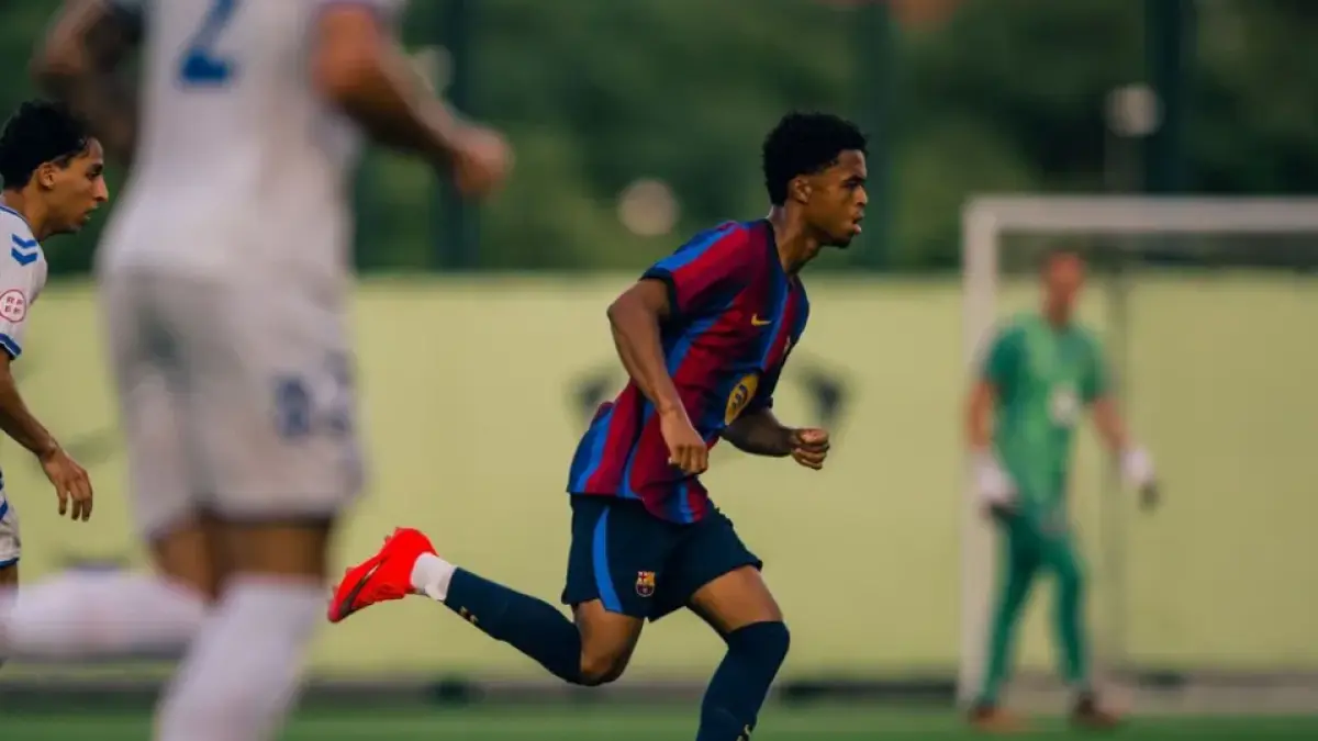 Kluivert demuestra su calidad en sus primeros minutos con el Barça de Flick