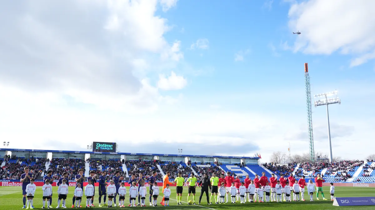 El Rayo recibe al Racing en el exilio de Butarque