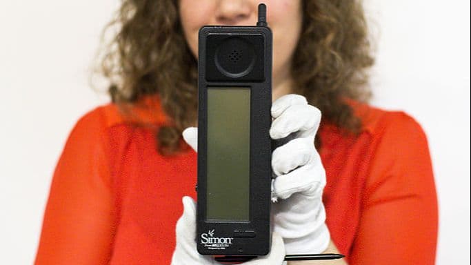 Tres décadas de los primeros 'smartphones', los teléfonos que revolucionaron la comunicación