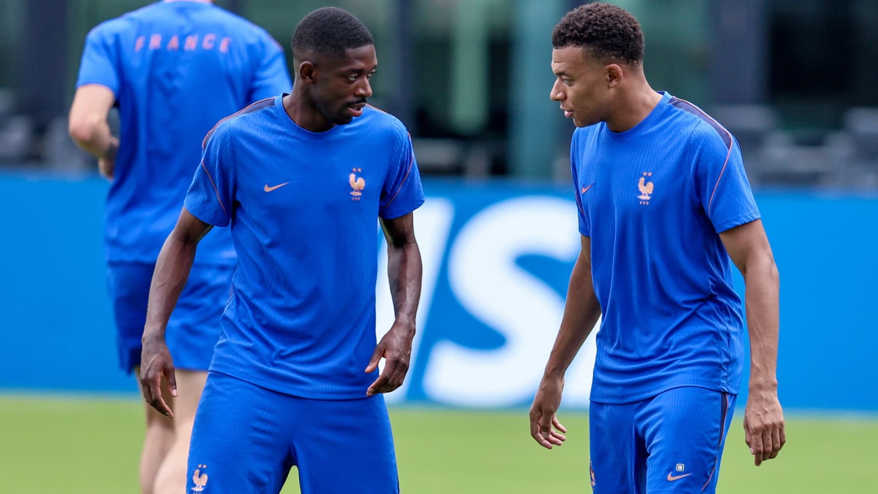 Dembélé: «Con Mbappé no tengo ningún problema, son cosas de las redes sociales»