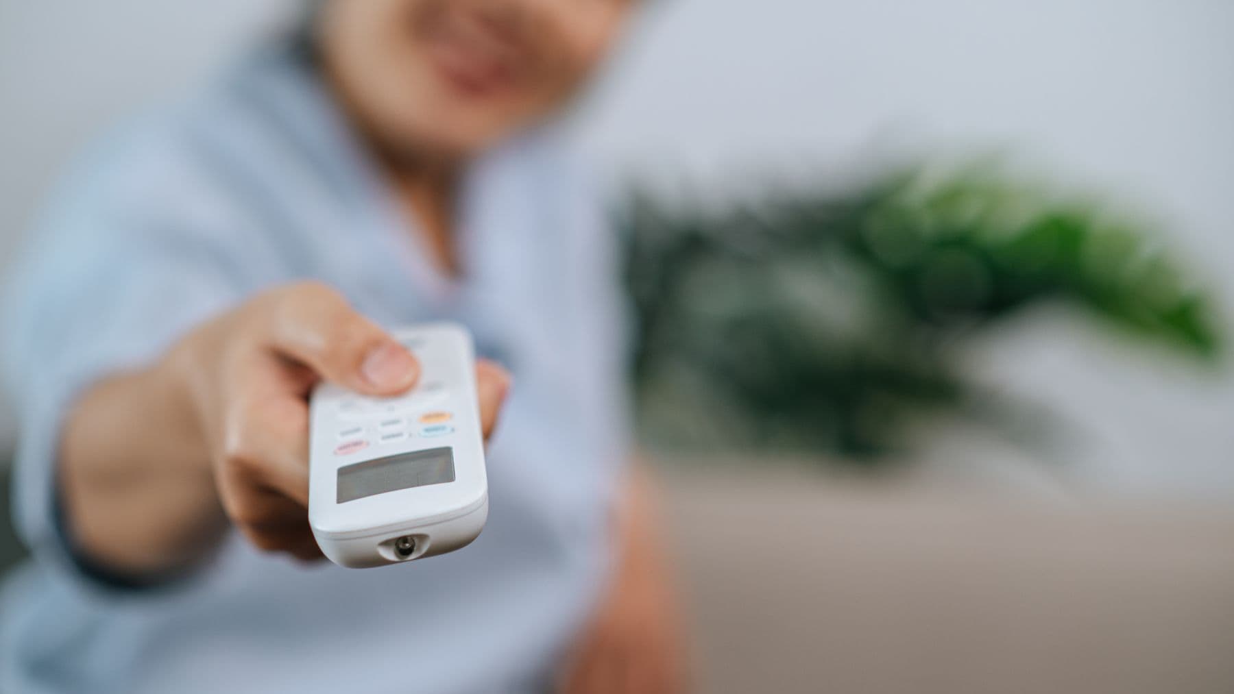 Expertos en climatización coinciden: «Bajar las persianas antes de las 10 de la mañana puede bajar un 25% el consumo»