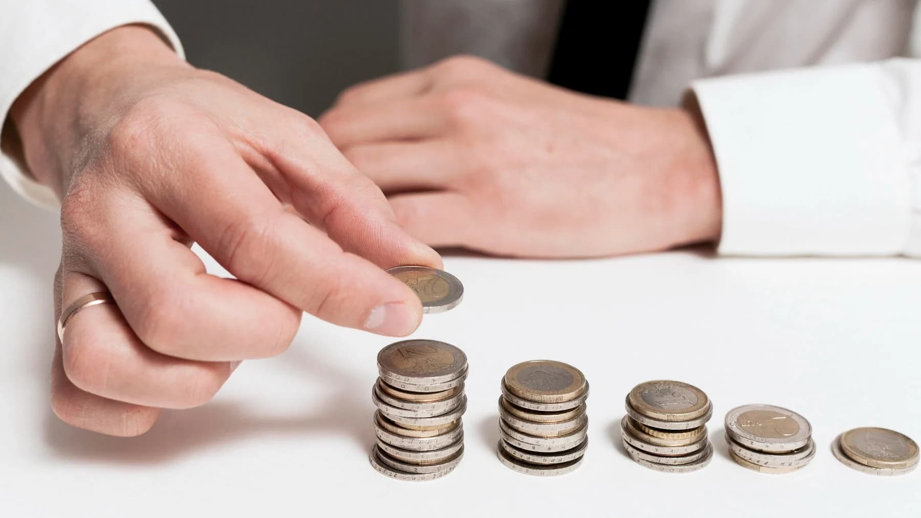 Confirmada la subida de pensiones en España en 2027: así queda la tabla de lo que vas a cobrar por la mínima, la máxima y la de viudedad