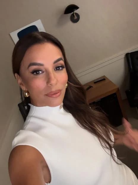 Mónica Aránguez, experta en cejas, desvela el secreto de la mirada más joven de Eva Longoria: «Conserva bastante densidad»