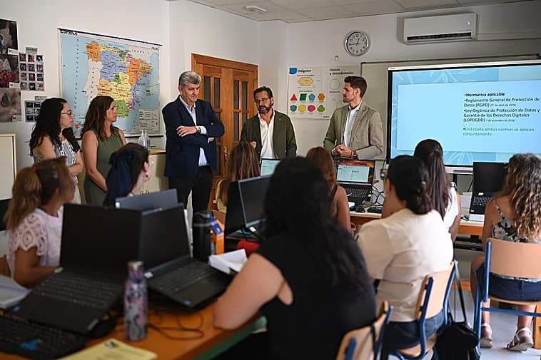 La Junta destina otros 13,8 millones de euros para formar y contratar a 720 personas desempleadas de Granada