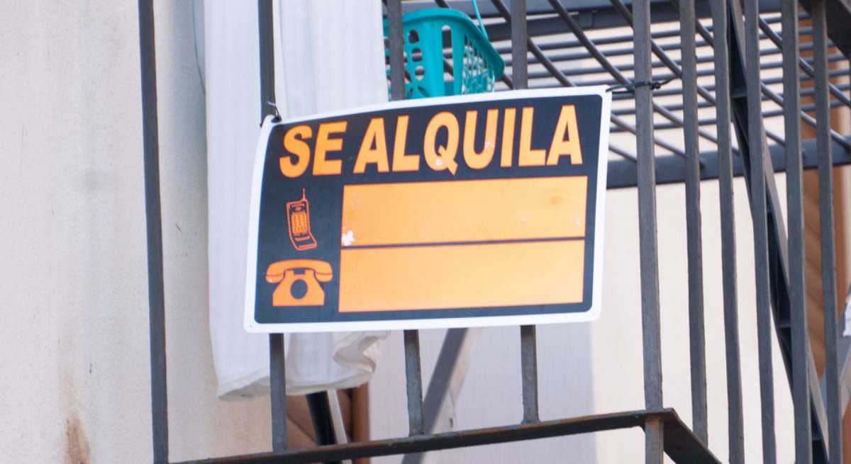 Los caseros se blindan frente a los impagos: exigen a los inquilinos ganar al menos tres veces más de lo que cuesta el alquiler para firmar el contrato
