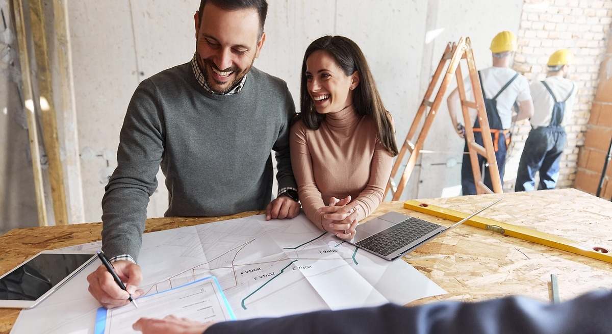 Comprar, reformar y vender: la estrategia inmobiliaria que sigue atrayendo a los inversores