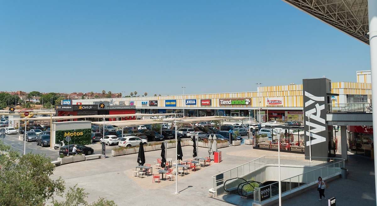Redevco se refuerza en España con la compra del centro comercial WAY en Sevilla
