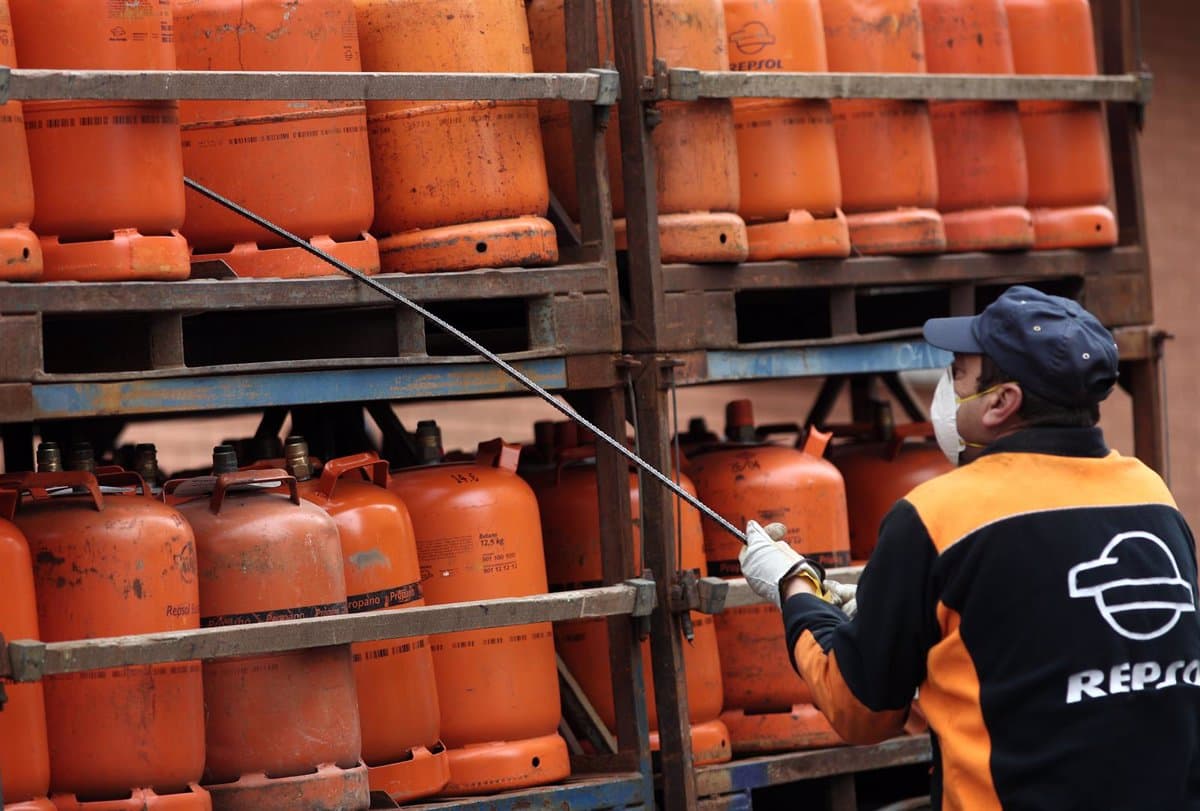 El Gobierno frena al 15% la subida TUR gas y congela el butano en 19,55 euros desde octubre