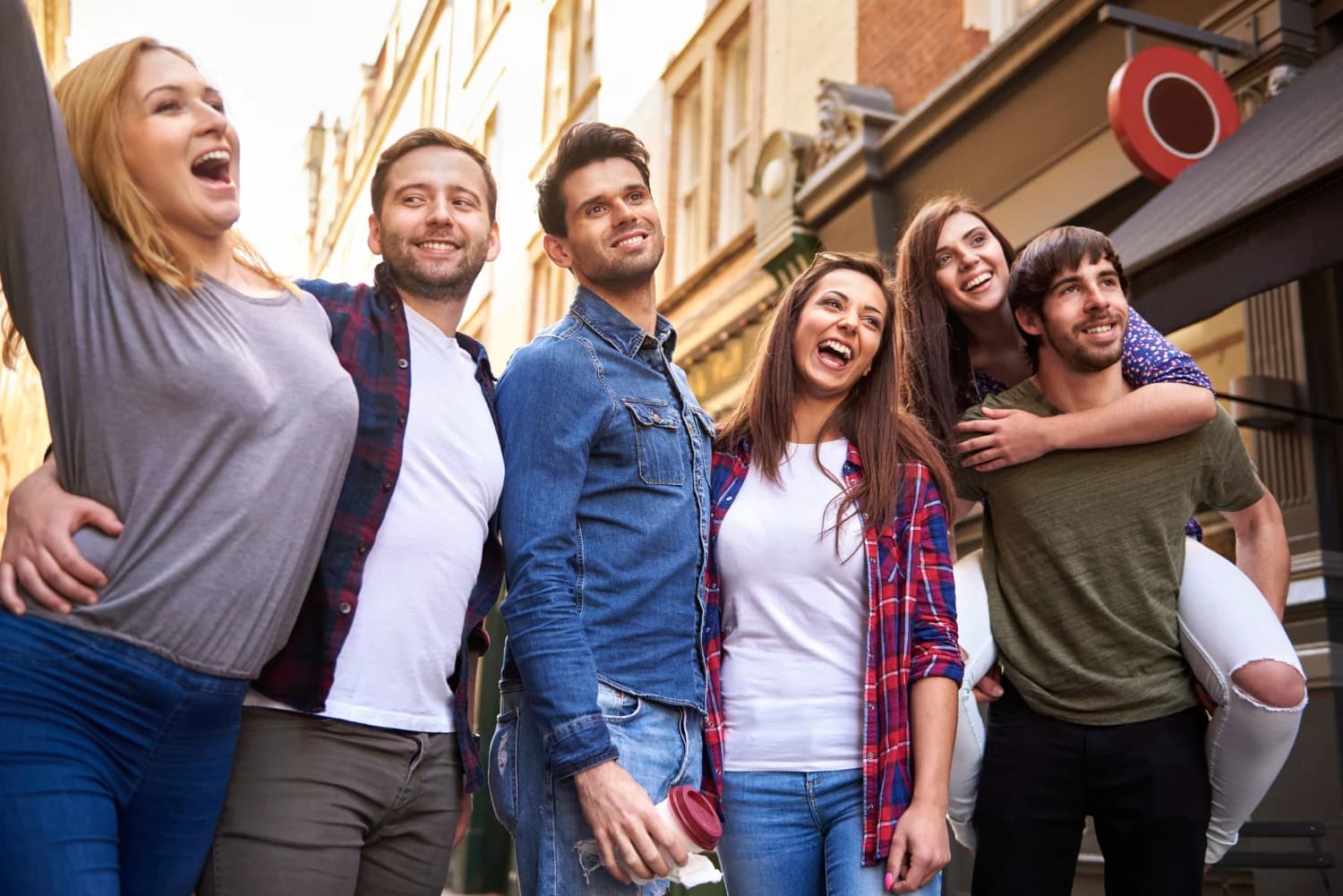 Alerta del SEPE a los desempleados que viajan en verano: la casilla que debes activar para no perder la prestación este mes