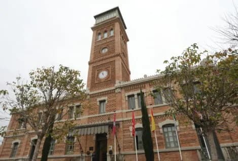 Casa Árabe agota el plazo este martes para abandonar su sede en las Escuelas Aguirre