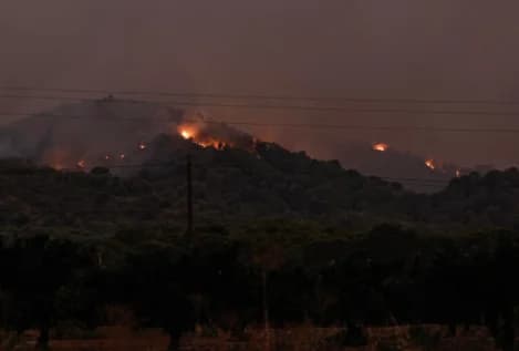 El avance de los incendios que asolan España, en directo | Los fuegos mantienen cortadas 43 vías secundarias en Madrid, Ávila, Toledo y Castellón