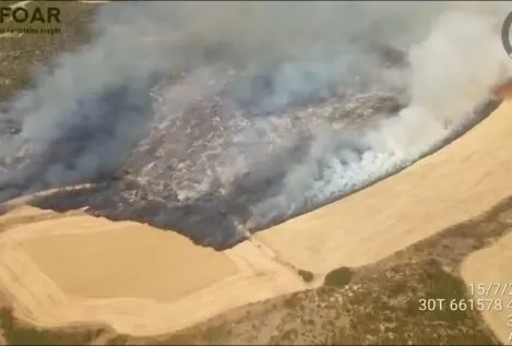 Un incendio en Lozoyuela (Madrid) obliga a cortar la A-1 y al envío de una alerta a los móviles