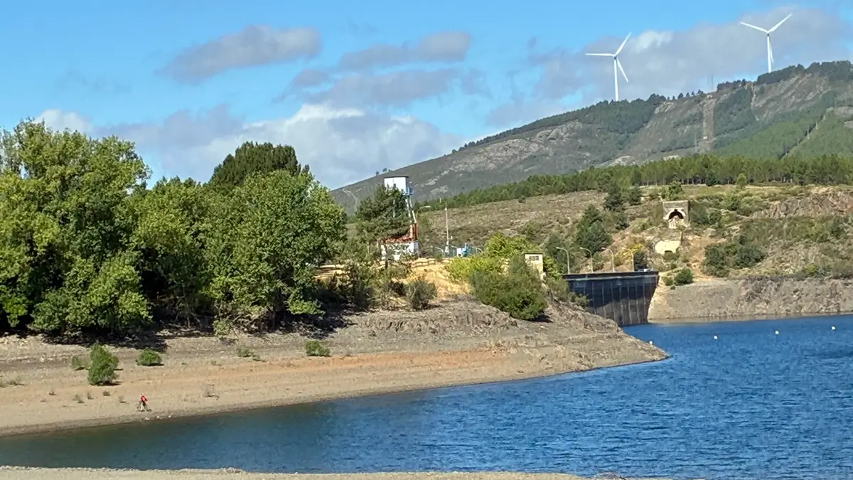 Versos a Oliegos, lo que las aguas ocultan