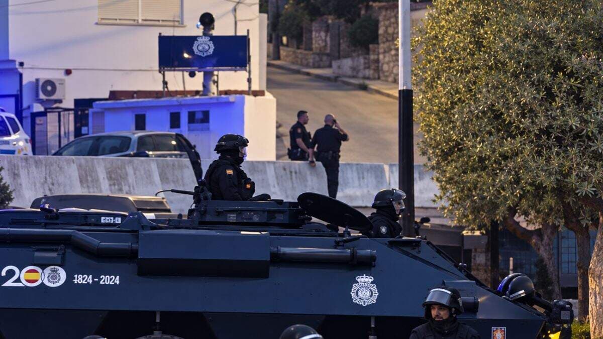 Nuevo desalojo en la playa del Trampolín: la Unión Federal de Policía pide que Ceuta sea “ciudad frontera” y quede exenta de solicitudes de asilo