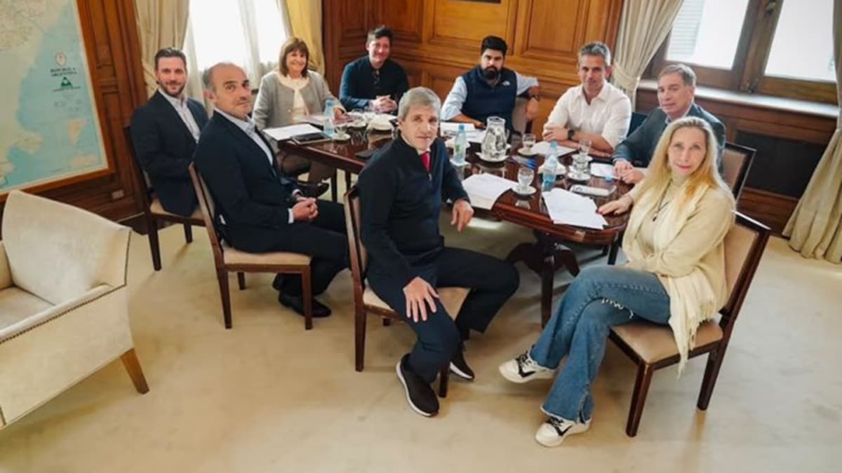 Reunión de la mesa política bajo presión: Milei y la crisis que golpea al Gobierno