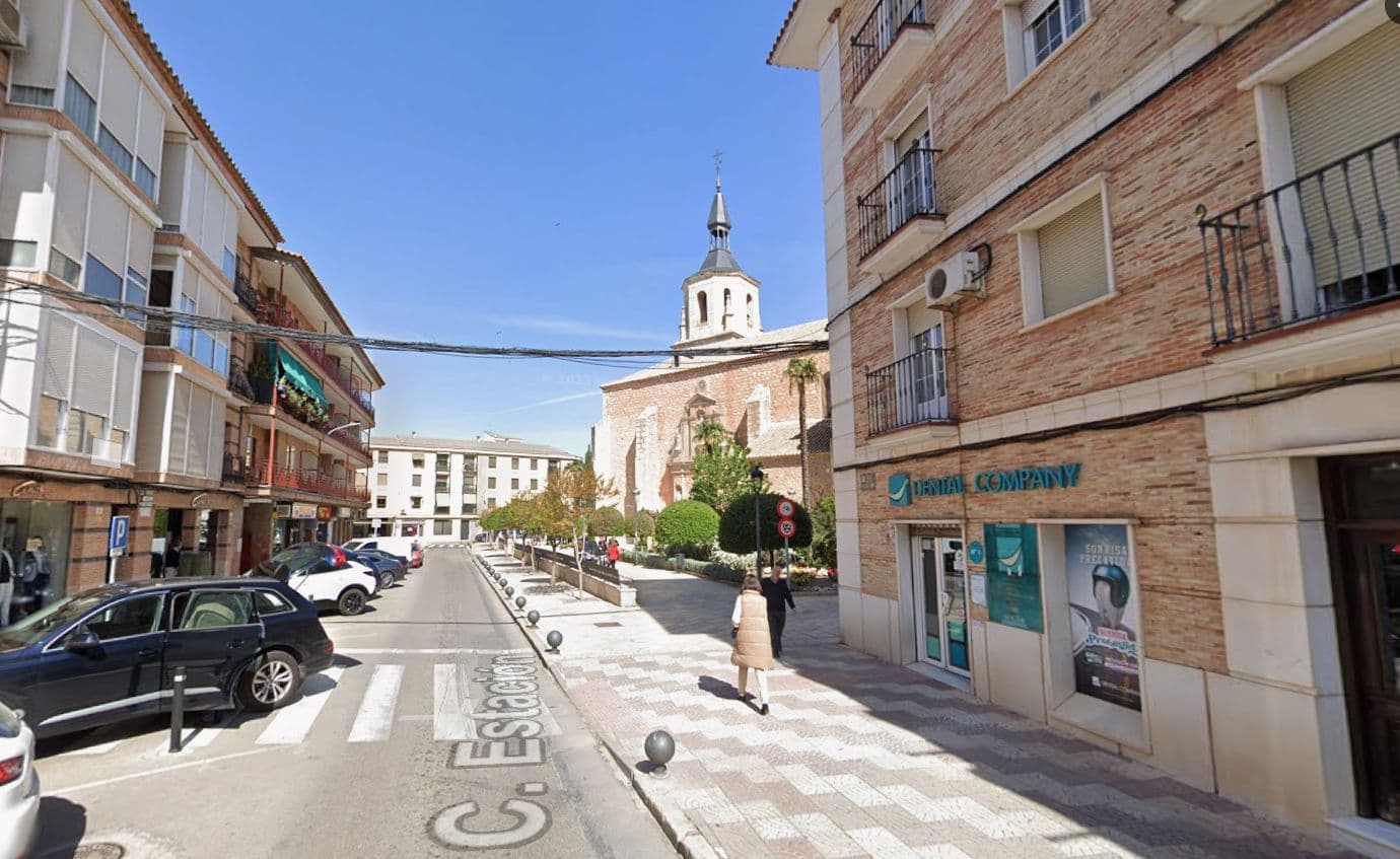 Fallece un hombre aplastado por la furgoneta que estaba reparando en la vía pública en Daimiel