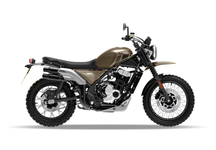 La nueva Rieju Scrambler 607 llegará por poco más de 6.000 euros: 64 CV y motor bicilíndrico
