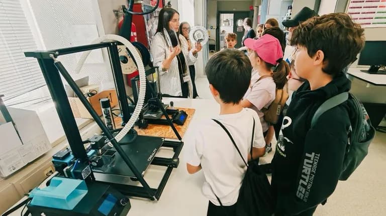 El Campus Industrial de Ferrol acerca la ciencia a la ciudadanía en la G-Night