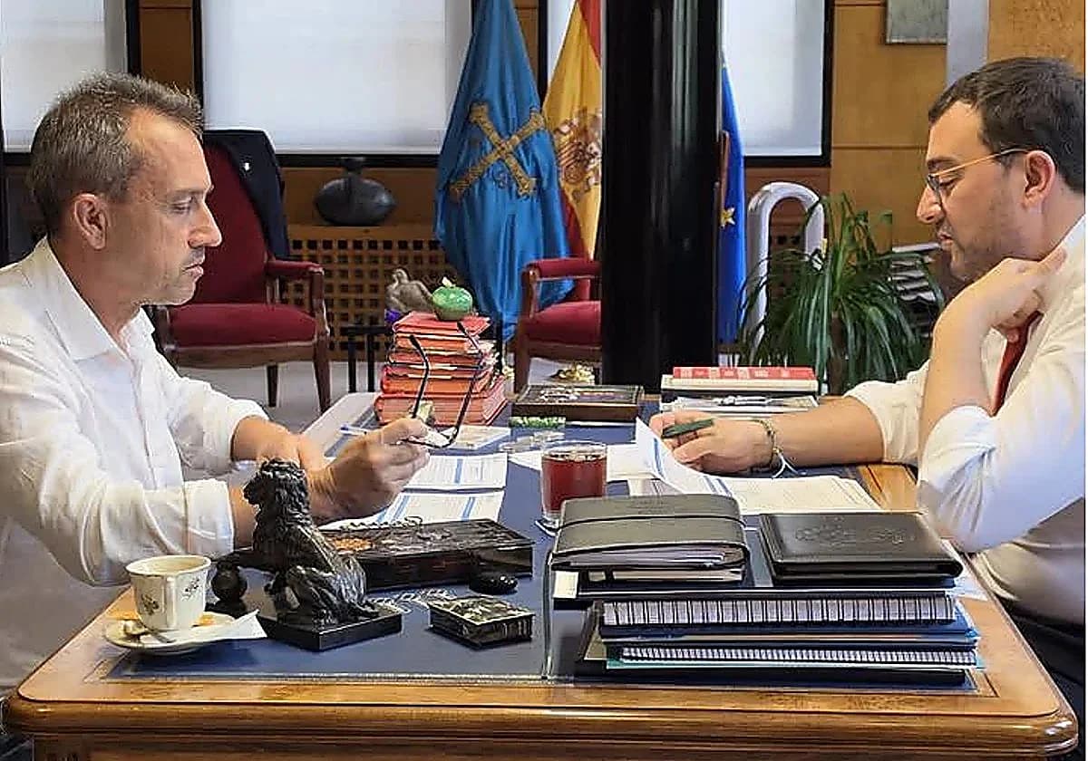 Historia de un trueque: lo que IU exige a Barbón a cambio de su alivio fiscal a «la clase media»
